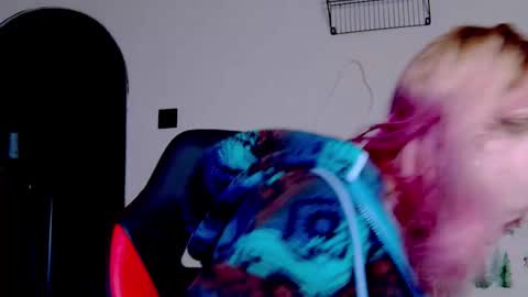 karoline121 online show from November 28, 2025, 7:05 pm