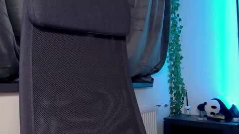 karoline121 online show from February 4, 2026, 9:42 pm