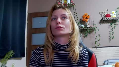 karoline121 online show from February 15, 2026, 8:27 pm