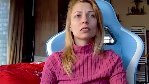 karoline121 online show from March 6, 2026, 2:13 pm