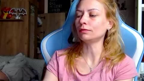 karoline121 online show from March 11, 2026, 3:23 am