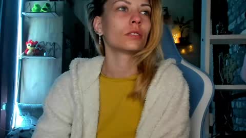 karoline121 online show from March 18, 2026, 2:37 am