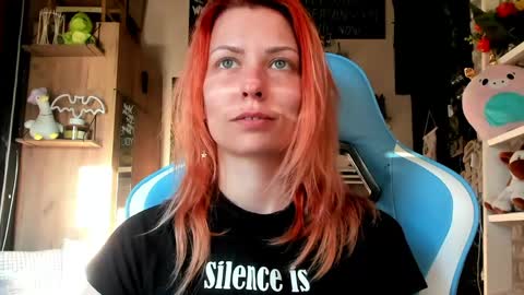 karoline121 online show from April 18, 2026, 4:11 pm