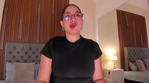 Karoline  online show from September 27, 2025, 1:49 pm