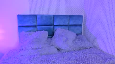 Snapshot of karoline_jones_ chatting on December 23, 2024, 9:18 pm Karoline  online show from December 23, 2024, 9:18 pm