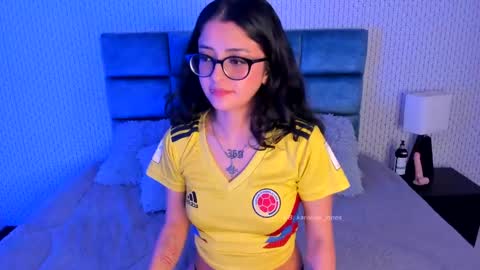 Snapshot of karoline_jones_ chatting on February 9, 2025, 11:46 pm Karoline  online show from February 9, 2025, 11:46 pm