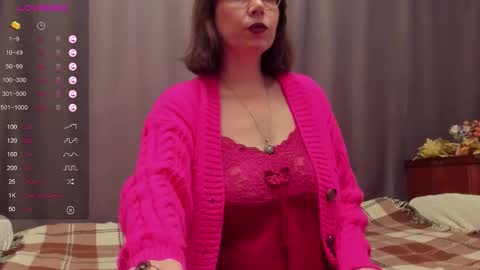 Karoline online show from November 12, 2025, 12:16 pm