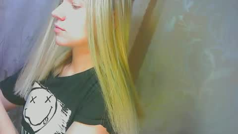 Caroline Fox online show from September 20, 2025, 8:37 am