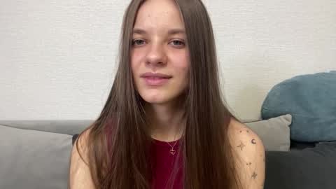 Lia online show from April 18, 2026, 4:00 pm