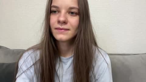 Lia online show from May 17, 2026, 4:03 pm