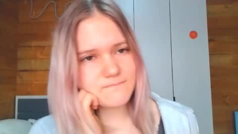 Jenni online show from October 9, 2025, 2:53 am