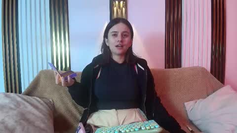 kassandra james online show from February 4, 2026, 1:17 pm