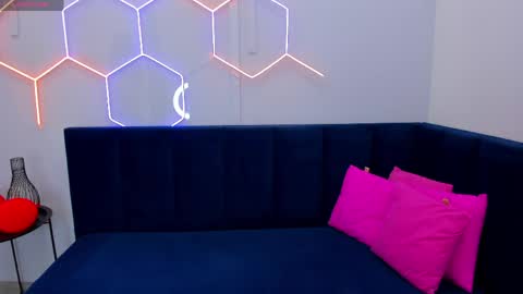 kat__cat online show from April 17, 2026, 2:14 am