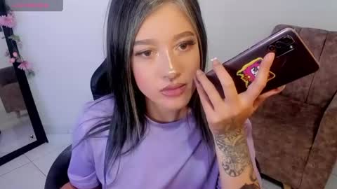 Snapshot of kat_apple chatting on June 19, 2026, 1:32 am Alicia online show from June 19, 2026, 1:32 am