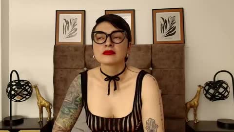 kat paradisse online show from September 17, 2025, 7:26 pm