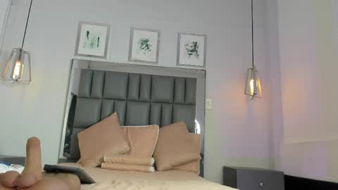 kataleya_west online show from May 25, 2026, 8:04 pm