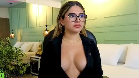 Kat online show from November 26, 2025, 11:55 am