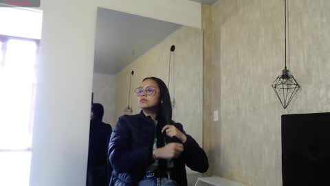 Katalina online show from November 24, 2025, 1:11 pm