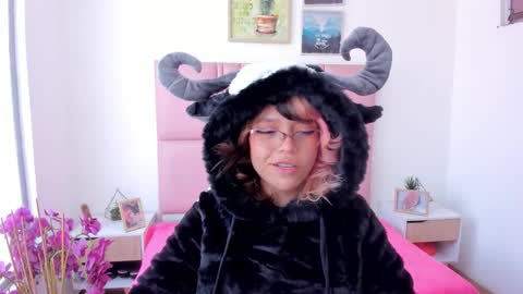 Snapshot of katalina_garcia chatting on February 10, 2026, 3:49 pm Kata Garcia online show from February 10, 2026, 3:49 pm