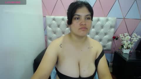 katalina santana25 online show from January 9, 2025, 9:58 pm