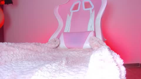 katalinaferreirax online show from February 17, 2026, 8:04 pm