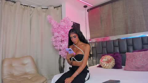 Kata Millants online show from February 8, 2025, 5:08 am