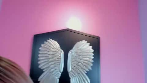 Kate  online show from December 18, 2025, 11:27 am