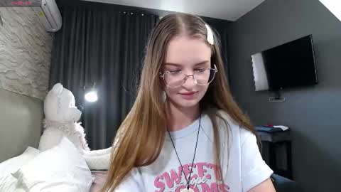 Snapshot of kate_jonson chatting on July 17, 2026, 8:10 am .Be kind and gentle with me and I will do my best for you. online show from July 17, 2026, 8:10 am