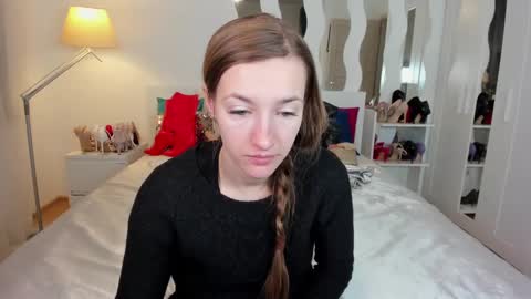 kate_redgar online show from February 16, 2025, 1:49 pm
