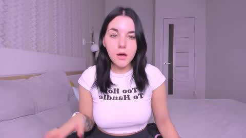 KATE online show from November 11, 2025, 10:04 am