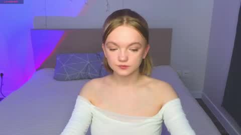 katebunnys online show from April 18, 2026, 4:16 am