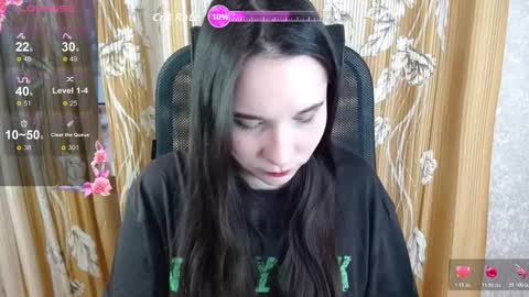 Snapshot of katecrash chatting on November 14, 2025, 11:53 am YourKate online show from November 14, 2025, 11:53 am