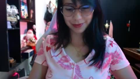 Kateeen18 online show from June 15, 2026, 5:20 am