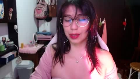 Kateeen18 online show from July 13, 2026, 10:45 pm