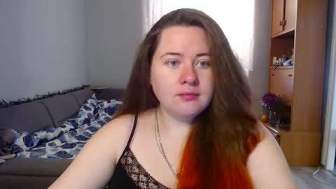 Snapshot of kateefox_ chatting on March 3, 2026, 7:36 am KateeFox online show from March 3, 2026, 7:36 am