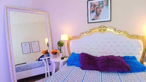 katee Martinez online show from November 4, 2025, 7:46 pm