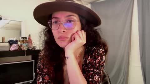 Snapshot of katehathor8 chatting on December 9, 2024, 9:06 am kate keith but here i prefer My Goddess independient model online show from December 9, 2024, 9:06 am