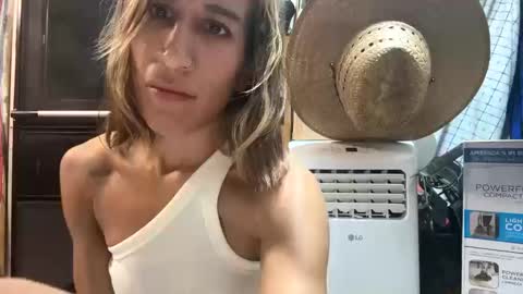 Katelin online show from October 10, 2025, 3:38 am