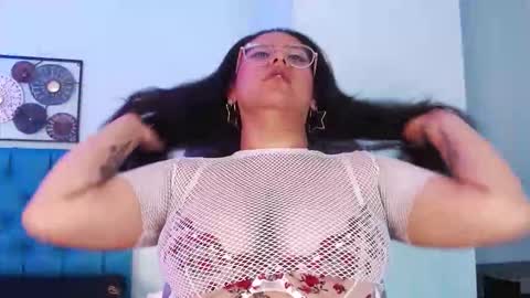 Snapshot of katelovee_ chatting on December 20, 2025, 12:01 pm Kate online show from December 20, 2025, 12:01 pm