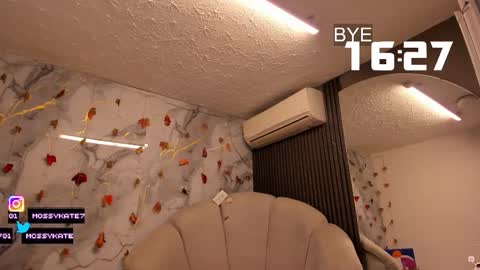 Im Katherine but call me Kate  online show from November 27, 2025, 12:18 pm