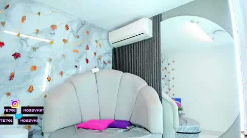 Im Katherine but call me Kate  online show from November 30, 2025, 12:20 pm