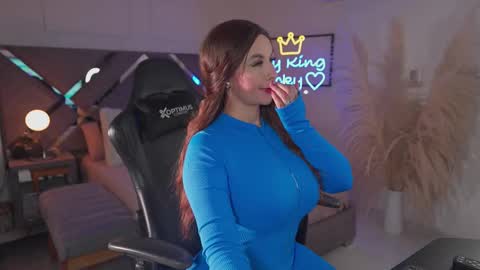  Kate Owens  online show from November 19, 2025, 11:54 am