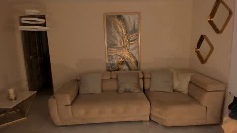 K A T E  online show from March 18, 2026, 10:18 am