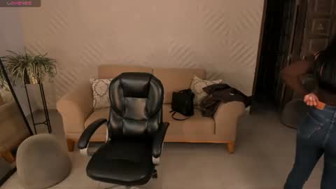 Snapshot of katesunder chatting on June 18, 2026, 8:03 am K A T E online show from June 18, 2026, 8:03 am