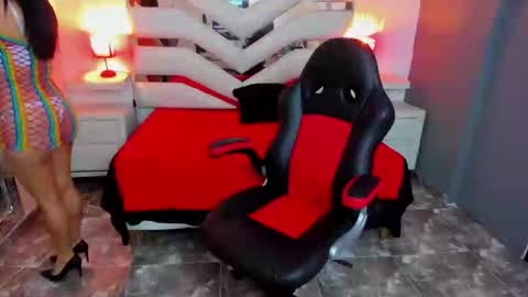 kate Tompson online show from February 4, 2026, 4:02 pm