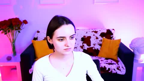 katewillows online show from March 24, 2026, 8:52 am