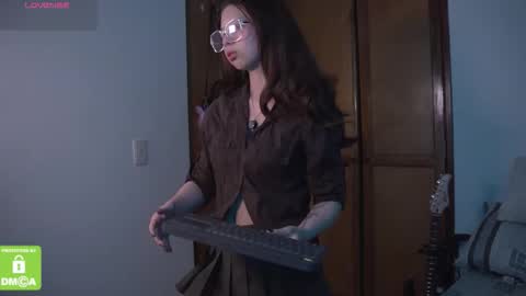 Snapshot of kathc_19 chatting on November 3, 2025, 1:19 am Katerine online show from November 3, 2025, 1:19 am