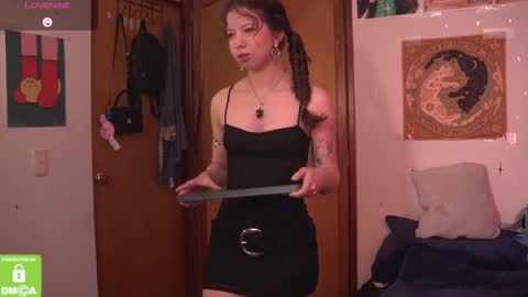 Snapshot of kathc_19 chatting on December 4, 2025, 2:21 am Katerine online show from December 4, 2025, 2:21 am