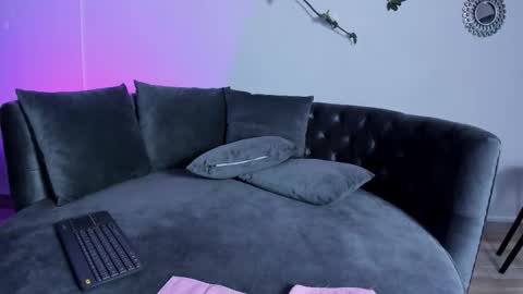 KATHE ANDERSON online show from November 27, 2025, 3:03 pm