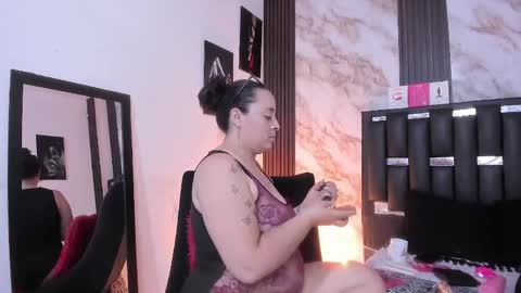Snapshot of katherina_diaz chatting on May 27, 2026, 2:30 am Katherina online show from May 27, 2026, 2:30 am